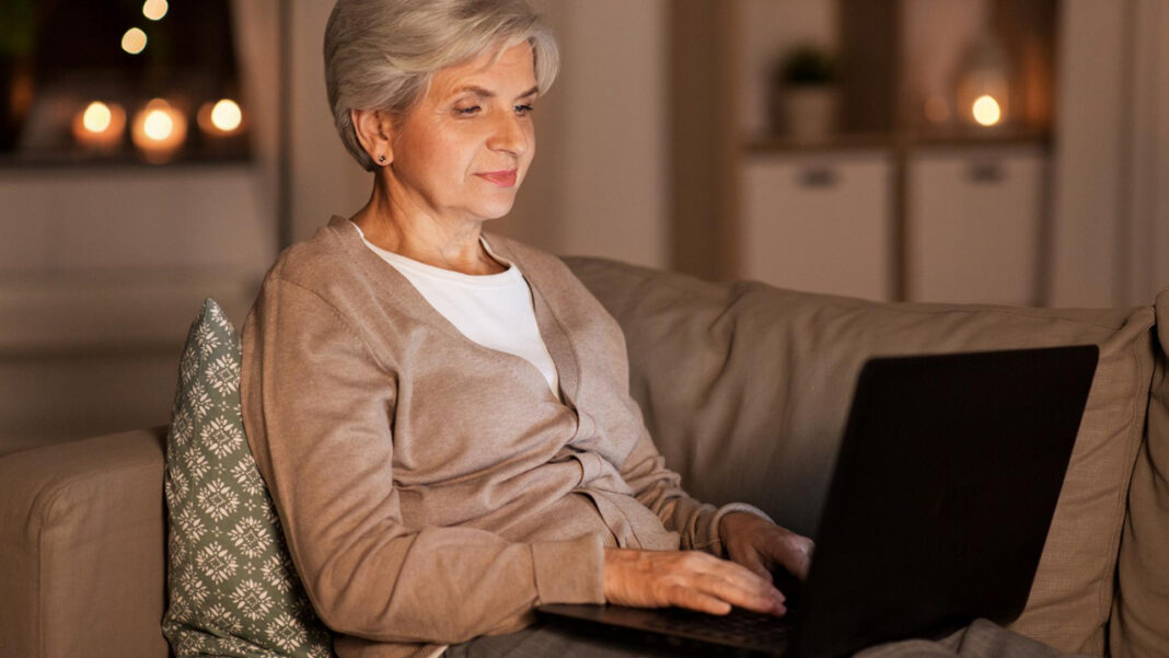 Profil de rencontre senior : comment se présenter et donner envie de vous connaître ?
