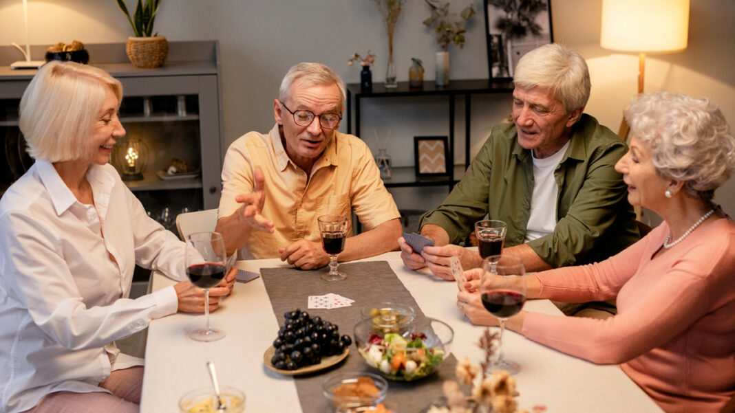 Rencontre amicale senior : où et comment se faire des amis après 60 ans